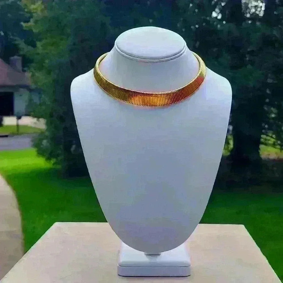 VTG Signed Monet Runway Collectable 70s goldtone Choker Omega Snake Necklace - Picture 17 of 17